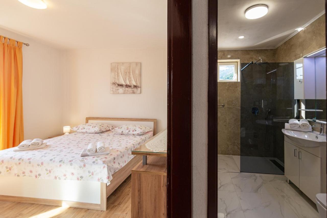 Navis Sea View Apartment With Pool Makarska Luaran gambar